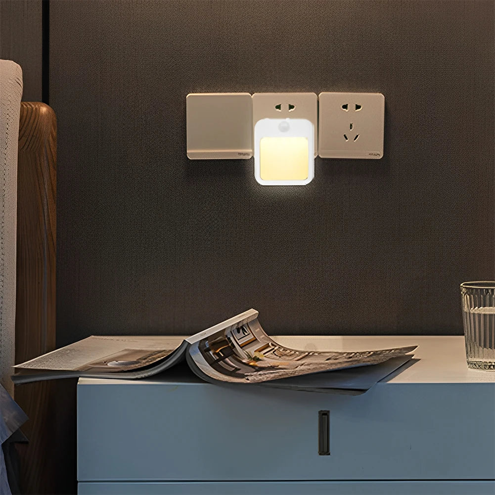Veilleuse LED sans fil rechargeable par USB, éclairage doux et pratique.