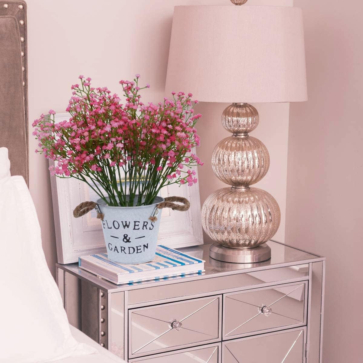 roses-artificielles-vase-salon-elegant